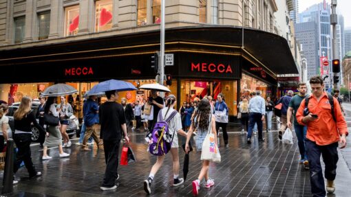 Splurging shoppers push economy over speed limit BLACK FRIDAY SALES STOCK