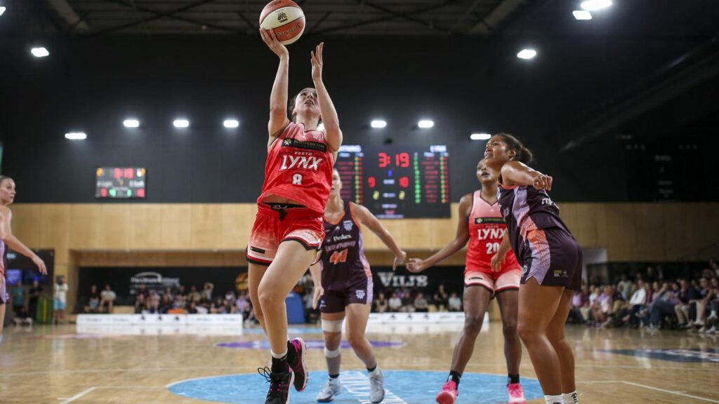 Alex Ciabattoni has led Perth to an emphatic victory over Adelaide in the WNBL.

