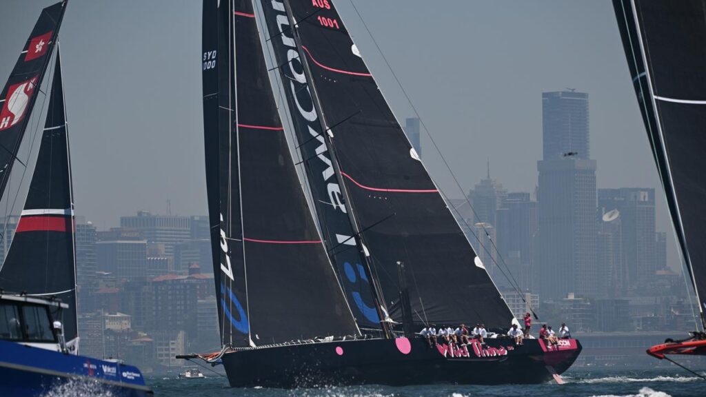 Wild Thing 100 is the first 100ft supermaxi out of Sydney Hobart after reporting rigging damage.
