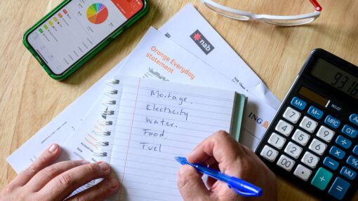 Plea for spending cuts as banks tip interest rate hikes AUSTRALIA COST OF LIVING STOCK