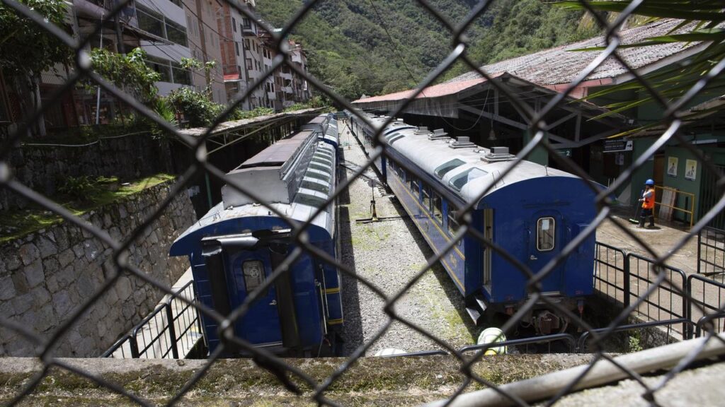 Two trains on the Machu Picchu tourist route have collided, killing a worker and injuring dozens.
