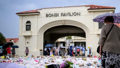 Minns won't lobby PM for national royal commission BONDI BEACH SHOOTING