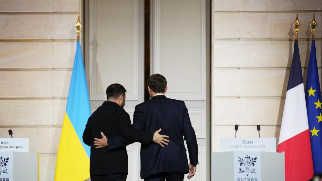 French President Emmanuel Macron has welcomed Ukrainian President Volodymyr Zelenskiy to Paris.
