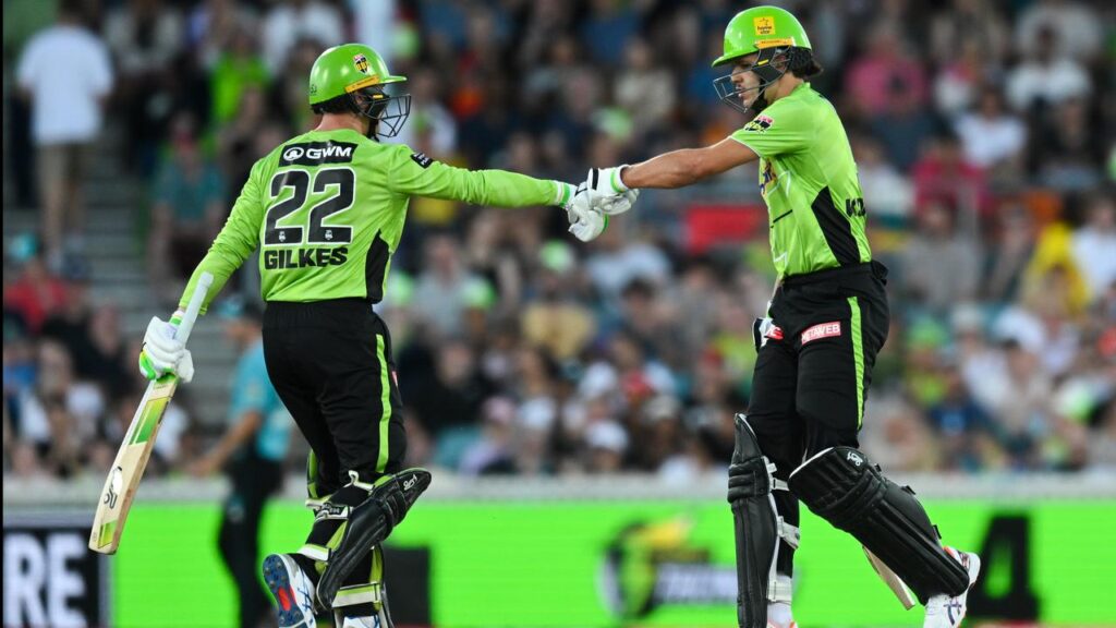 Matt Gilkes and Sam Konstas’s 127-run stand set up the Thunder for a BBL victory over the Heat.
