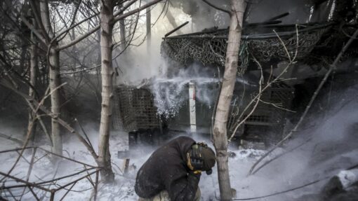 Ukrainian troops fire 2S1 howitzer