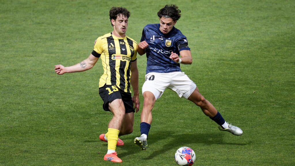 Miguel Di Pizio (R) was among the scorers as Central Coast thumped Adelaide 4-0.
