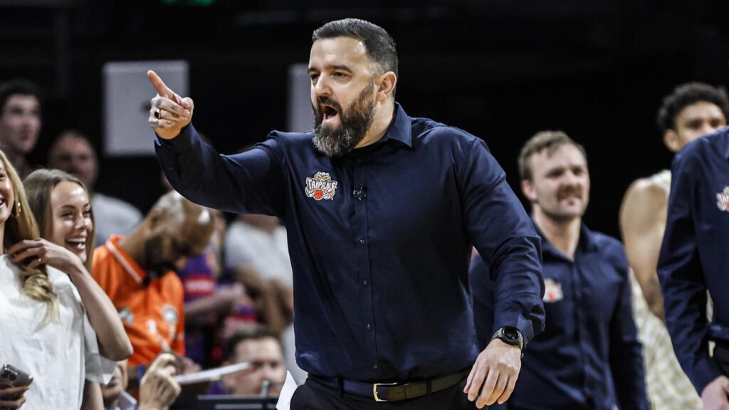 Taipans coach Adam Forde was thrown out of the NBL clash with the NZ Breakers for his protests.
