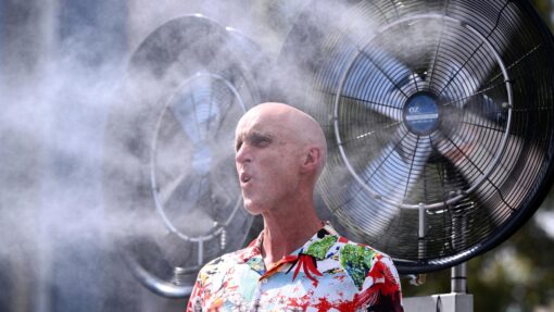 Towns deserted as locals seek relief from roasting heat TENNIS AUSTRALIAN OPEN