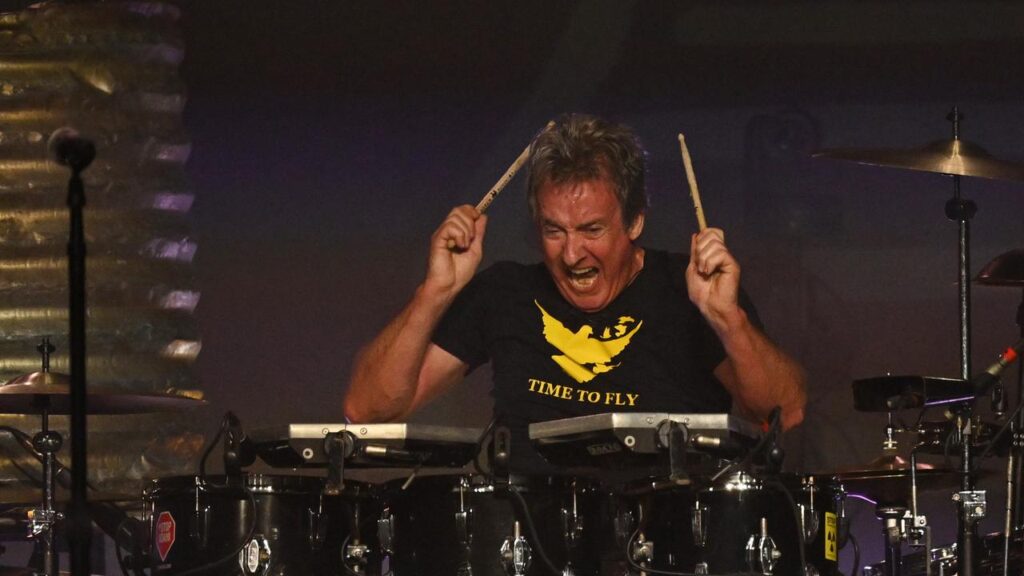 Midnight Oil’s drummer Rob Hirst has died aged 70 after battling pancreatic cancer.
