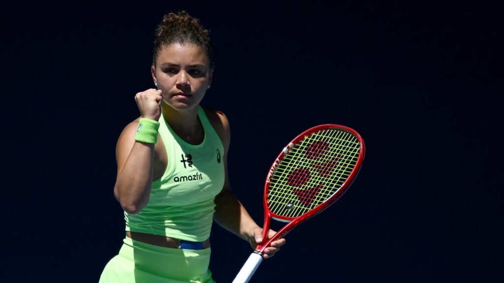 Seventh seed Jasmine Paolini wasted little time in advancing to the second round.
