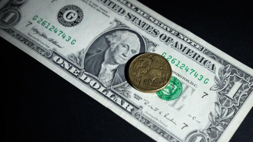 Aussie dollar set for lift but Trump coin toss remains AUSTRALIAN US CURRENCY STOCK