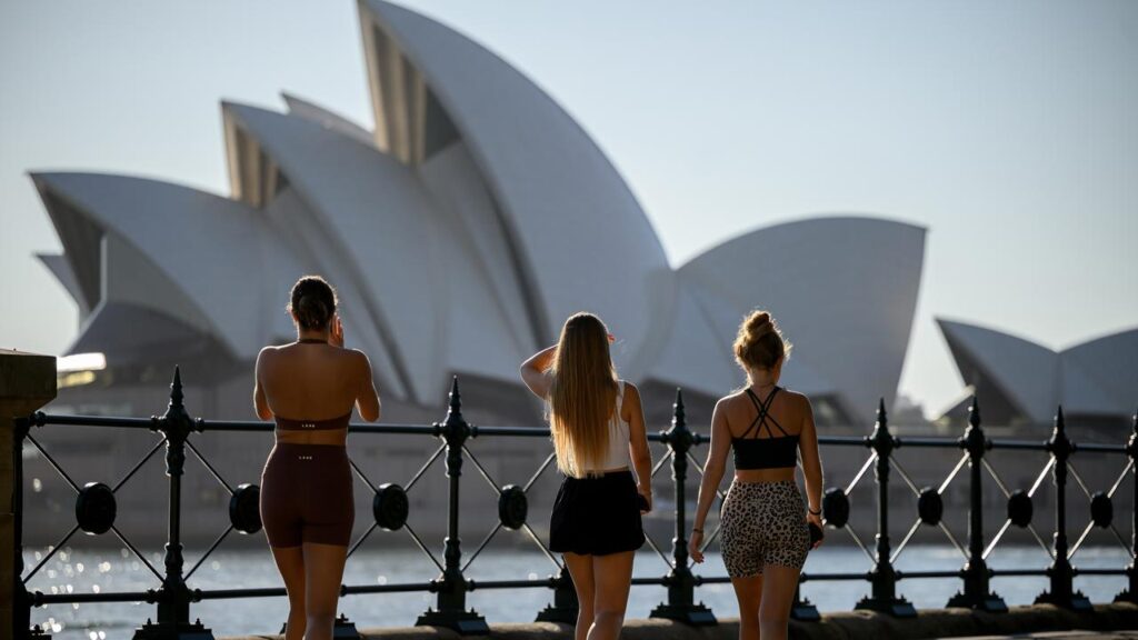 Sydneysiders can expect a high of 26C after experiencing temperatures above 40C the previous day.
