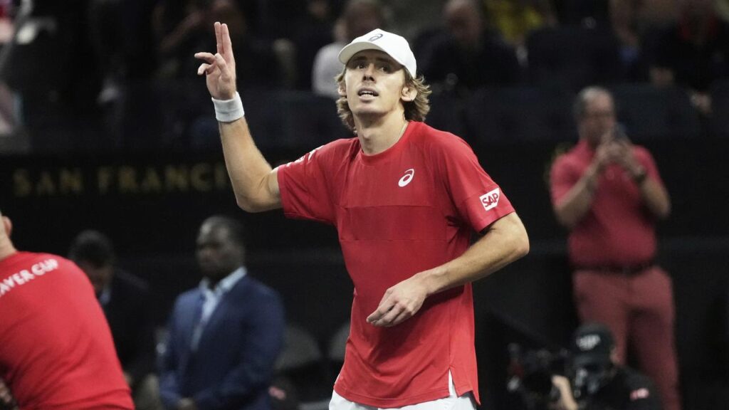 Pat Rafter thinks Alex de Minaur should repeat the netplay he showed in beating Jakub Mensik.
