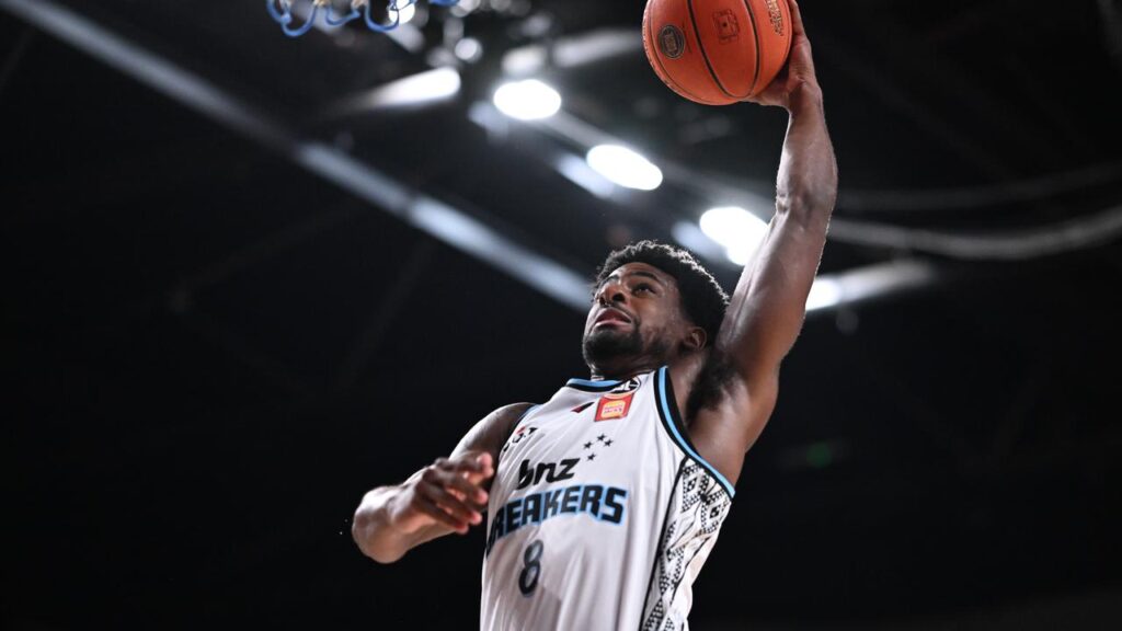 Izaiah Brockington finished with 24 points in the Breakers’ win over the Taipans.

