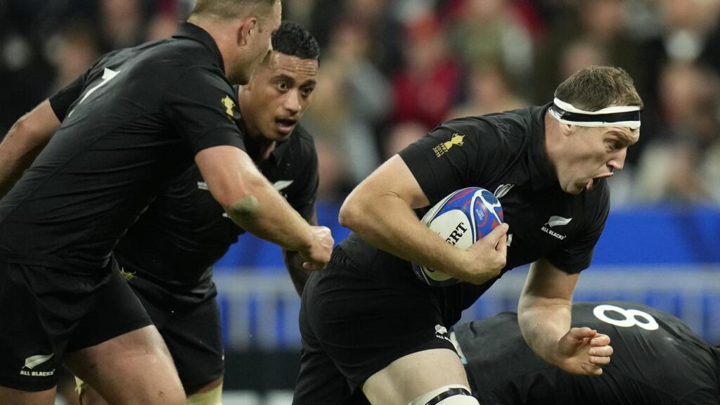 Former All Blacks second-rower Brodie Retallick scored four tries for the Kobe Steelers.
