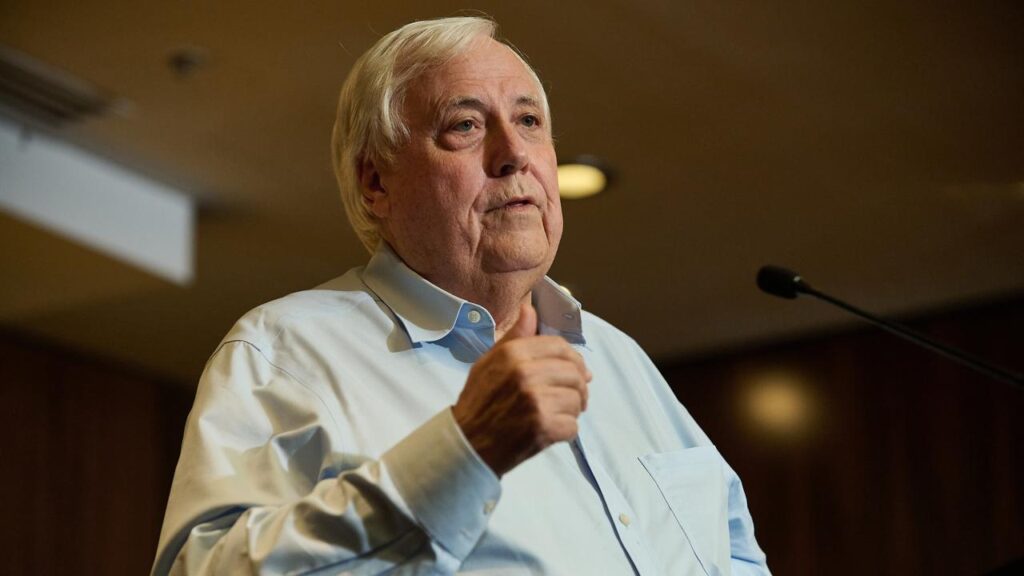 Former federal MP Clive Palmer has taken a swipe at One Nation, which he calls a “protest party”.
