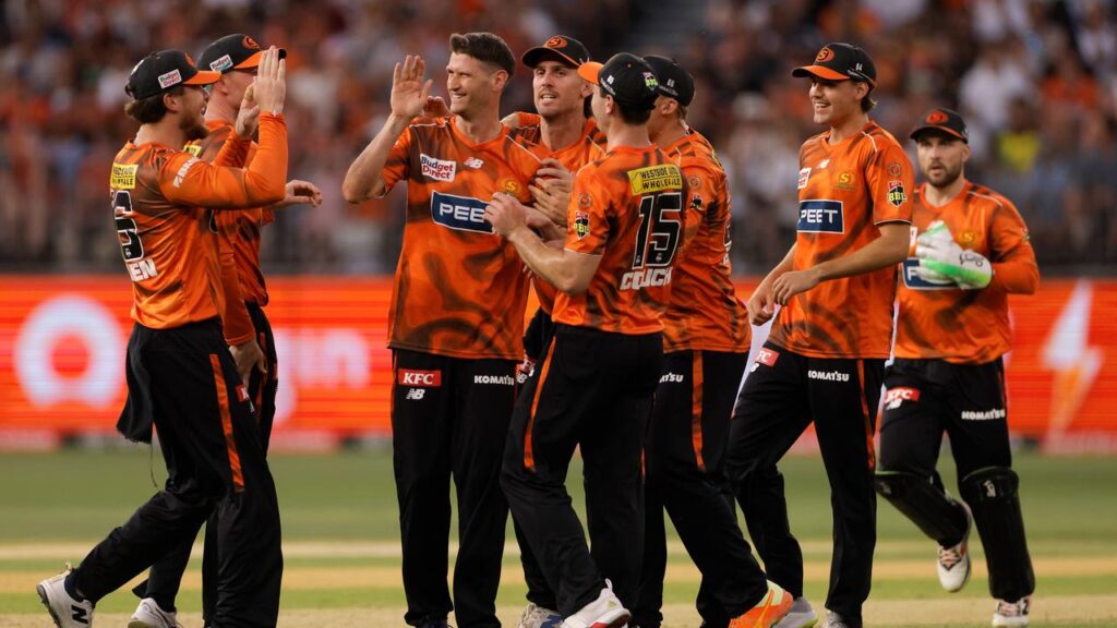 The Scorchers have reached the BBL final with a comfortable win over the Sixers.
