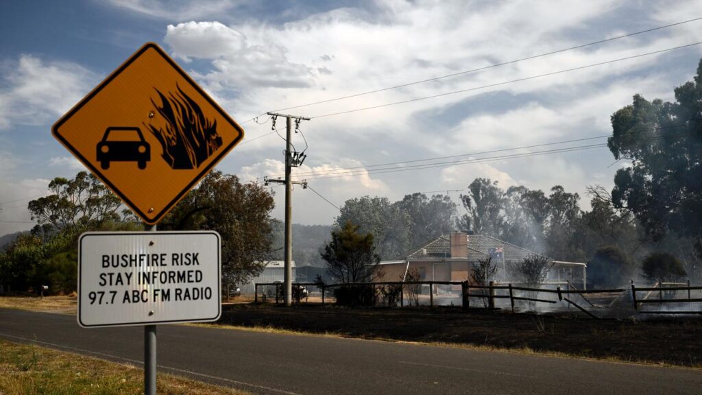 Gusty winds and not much rain could cause Victorian bushfires to flare up again, a forecaster warns.
