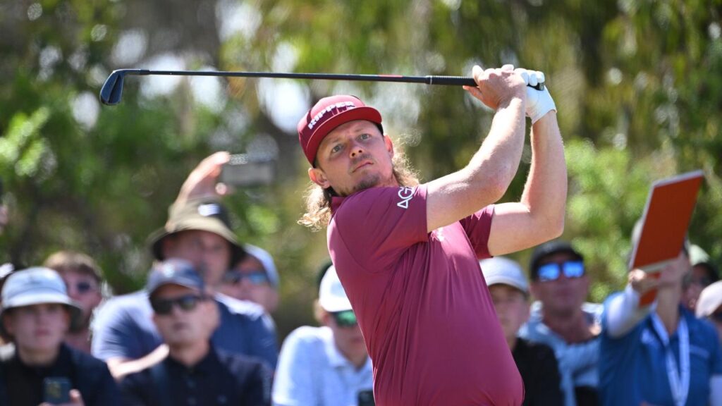 Cameron Smith is staying on the LIV Golf circuit, snubbing an offer to return to the PGA Tour.
