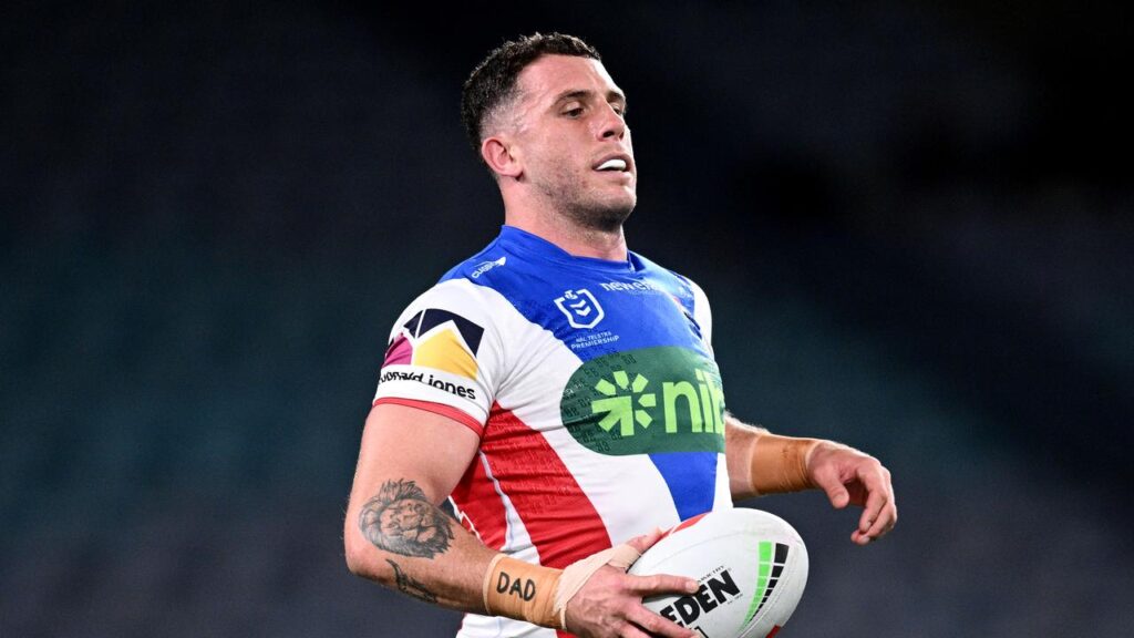 Former Newcastle Knight and free agent Adam Elliott will play for South Sydney in 2026.
