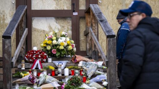 Tribute to the victims of the bar fire