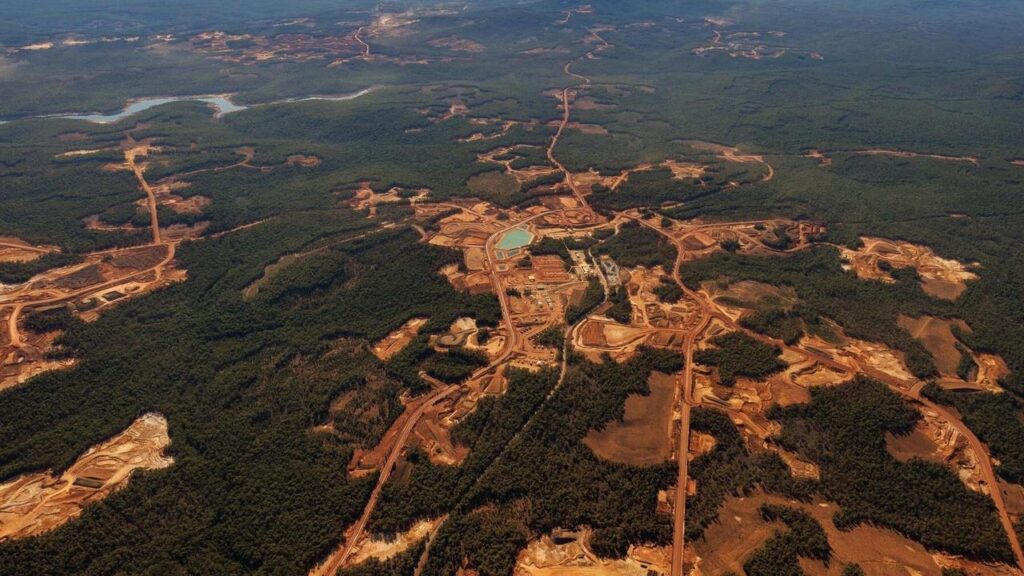 After being fined for illegal clearing, Alcoa can continue work at its Bauxite mine south of Perth.
