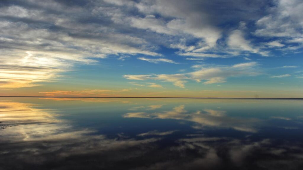 Kati Thanda-Lake Eyre is expected to be inundated for a second consecutive year.
