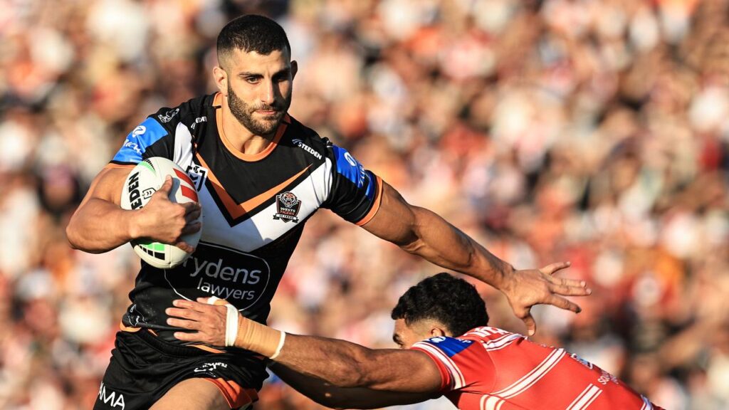 Alex Twal will run out in Wests Tigers colours for four more seasons after his contract extension.
