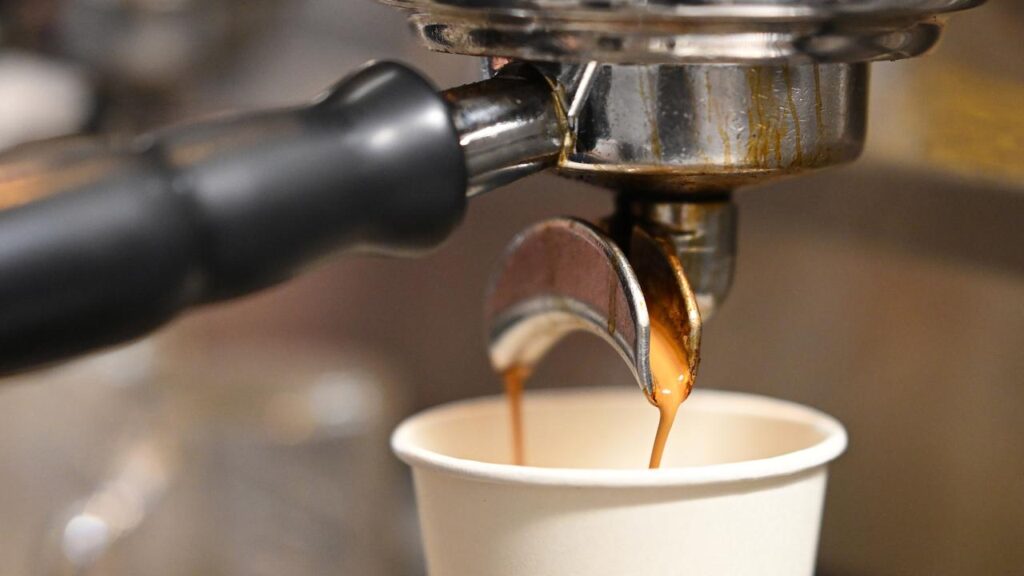 Single-use coffee cups are legal in some states but can’t be used in others, creating red tape.
