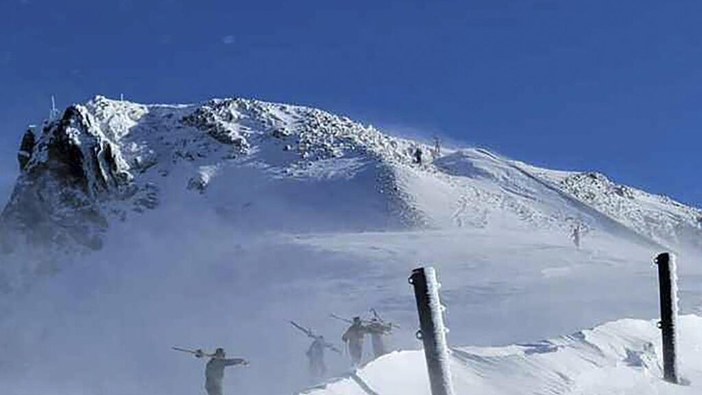Ten skiers are missing after an avalanche in California.
