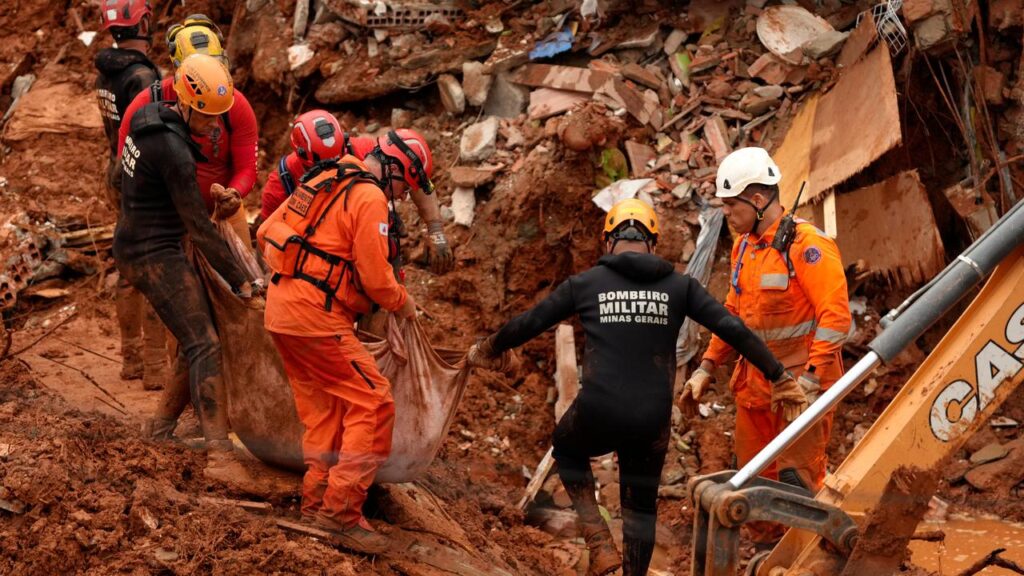 Rescue workers have been searching for survivors in Brazil’s Minas Gerais state.
