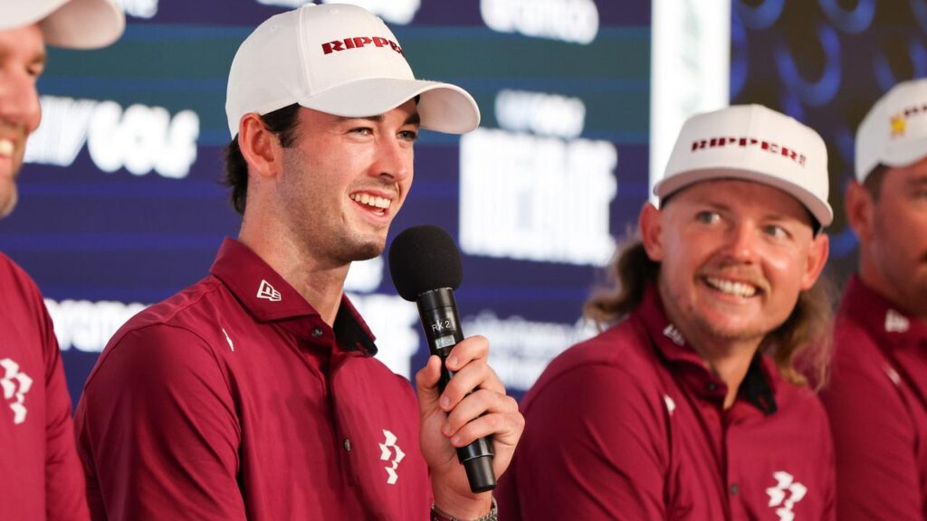 Elvis Smylie (left) has taken some of the LIV Golf spotlight off Cam Smith (right) in Adelaide.
