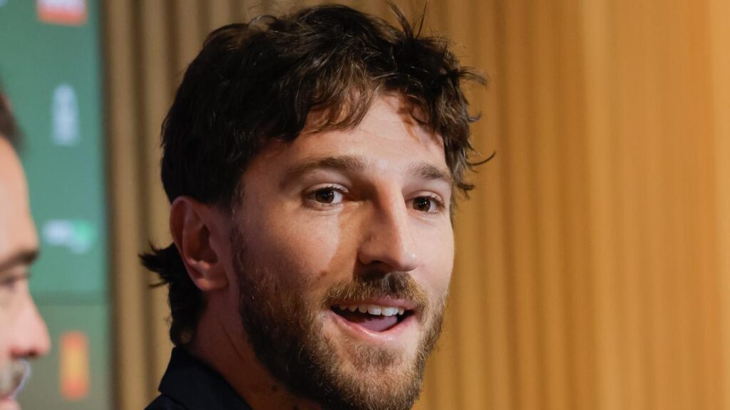 Skipper Marcus Bontempelli believes in new stories for the Bulldogs this season.
