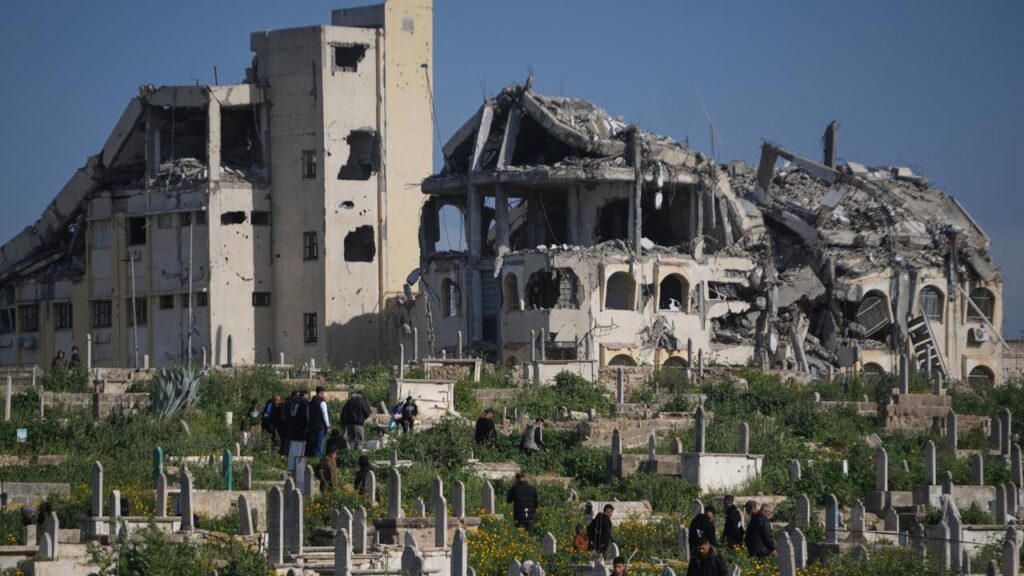 Israel says it will not agree to withdraw from the Gaza Strip unless Hamas is fully disarmed first.
