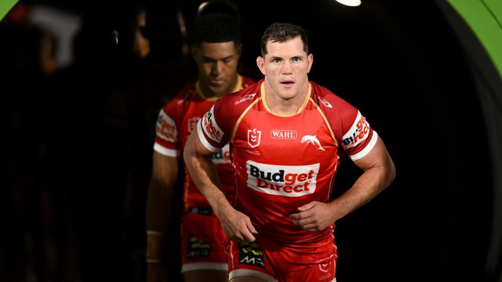 Tom Gilbert (r) and Isaiya Katoa (l) will co-captain the Dolphins in 2026.
