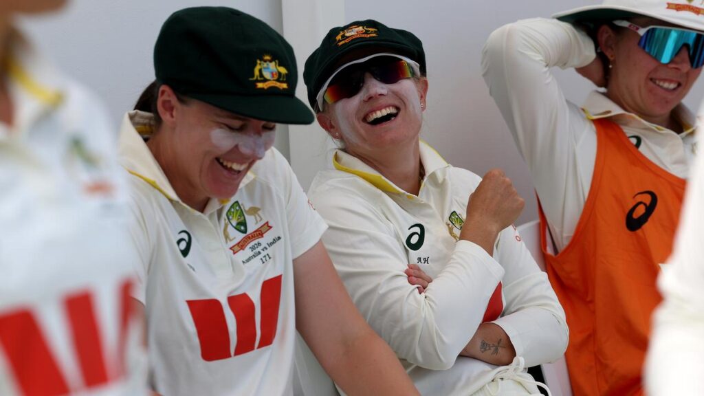 Alyssa Healy’s final Test match will end in glory with Australia chasing just 25 runs for victory.
