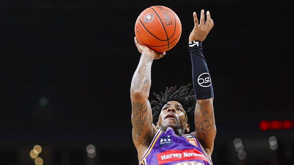 Kendric Davis led the way for the Sydney Kings with 35 points.
