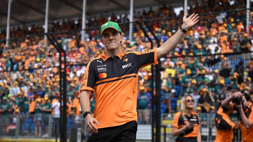 Oscar Piastri has crashed his F1 car before the GP has even begun.
