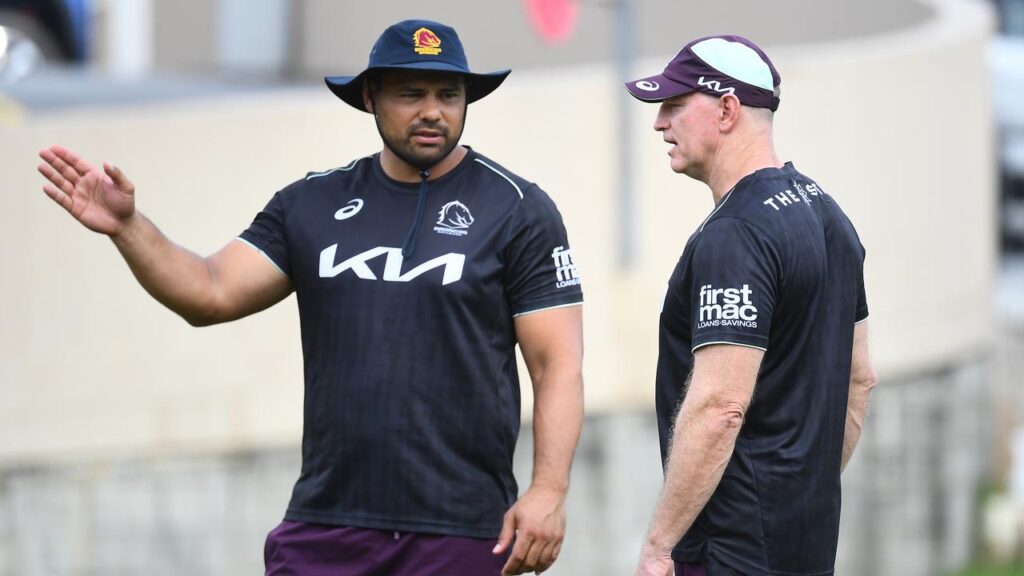 A bust up between assistant Ben Te’o and head coach Michael Maguire has come as a shock in Brisbane.
