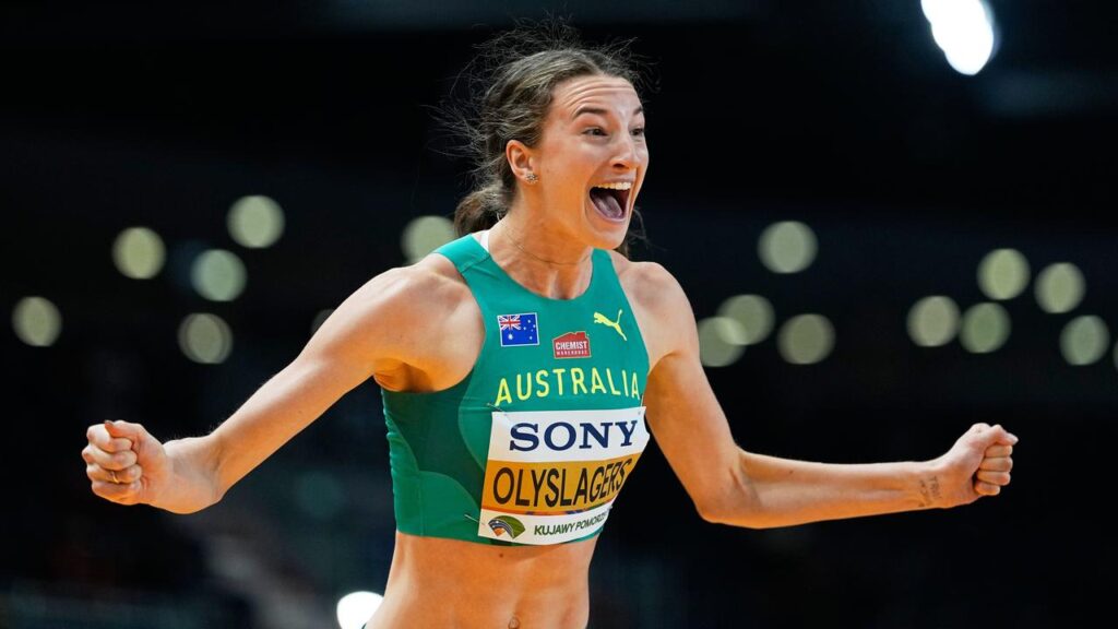 Nicola Olyslagers has leapt to silver at the world indoor championships in Poland.
