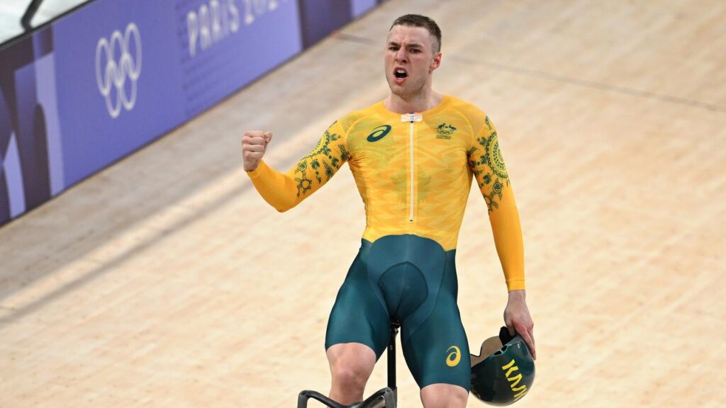Australian cyclist Leigh Hoffman has recorded the fastest flying lap ever in a home velodrome.
