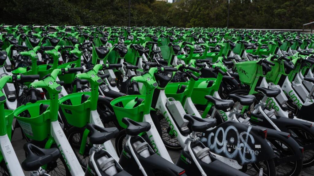 Recycling batteries from e-bikes and electric vehicles could be a winner for the Australian economy.
