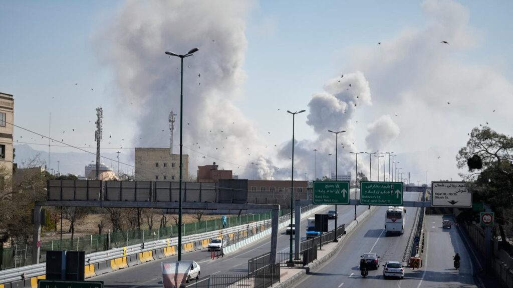 Air strikes have hit parts of northern Tehran, residents in the Iranian capital say.
