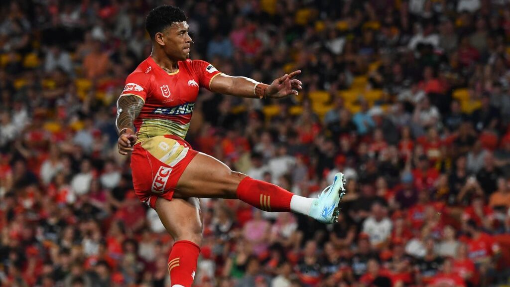 Dolphins super boot Jamayne Isaako will join Melbourne from next season on a two-year deal.
