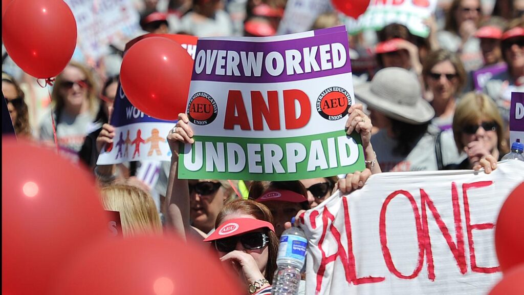 Union members working in Victorian public schools will stop work for 24-hours next week.
