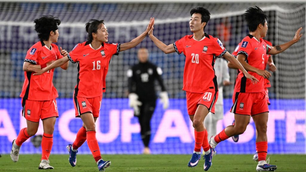 South Korea have got their Asian Cup campaign underway with a victory over Iran on the Gold Coast.
