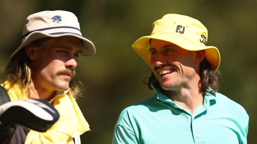 Ryan Papenhuyzen (l) will travel the world this year as caddie to Daniel Gale (r) and others. 
