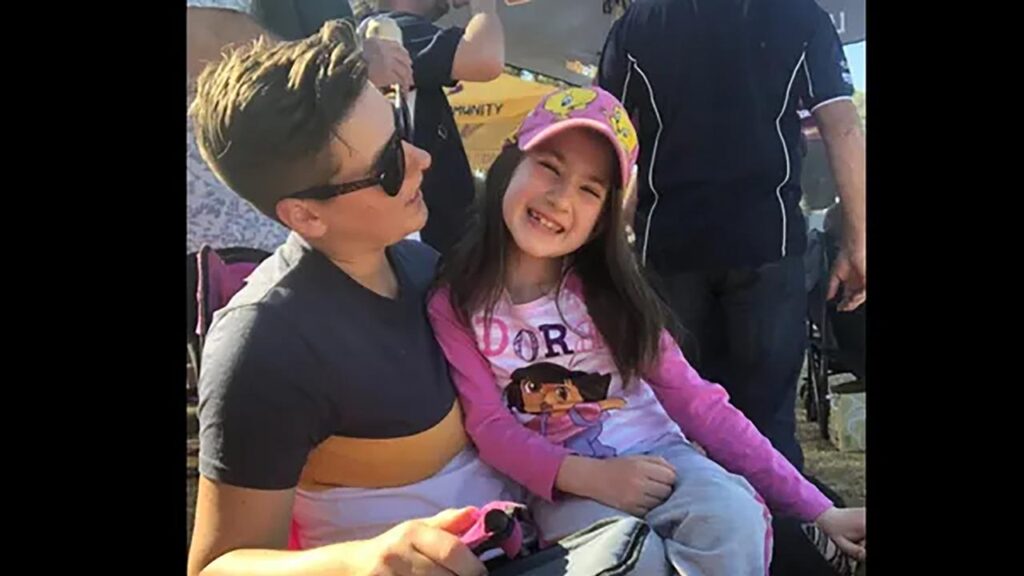 Elizabeth Struhs died after her father stopped giving insulin shots for her type-1 diabetes.
