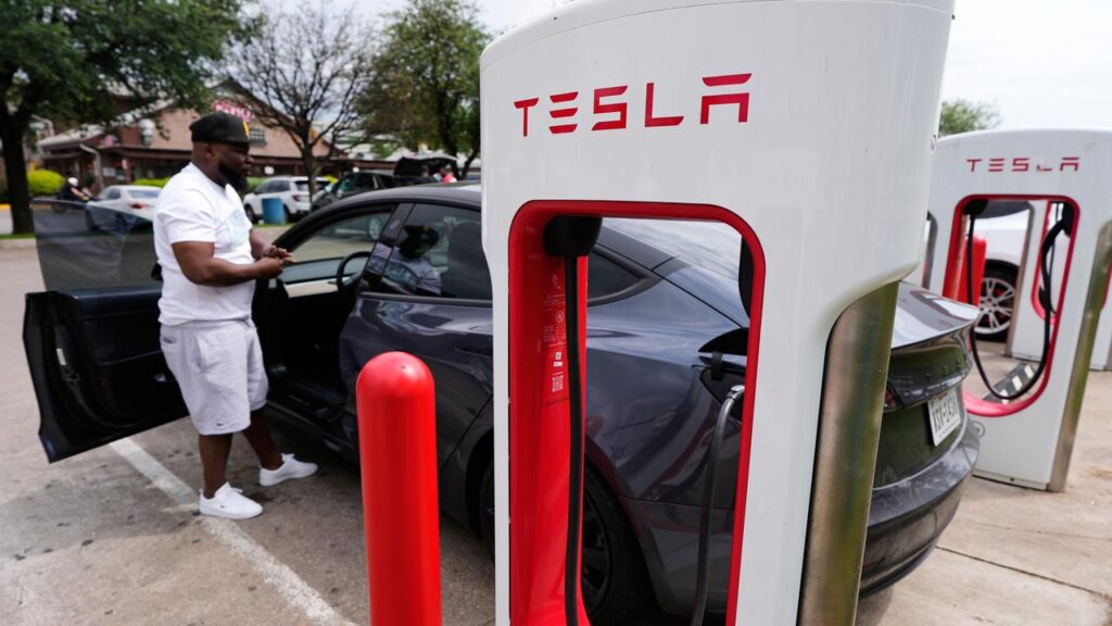 Tesla revenue rose to $US22.39 billion in Q1, led by a 16 per cent increase in automotive revenues.
