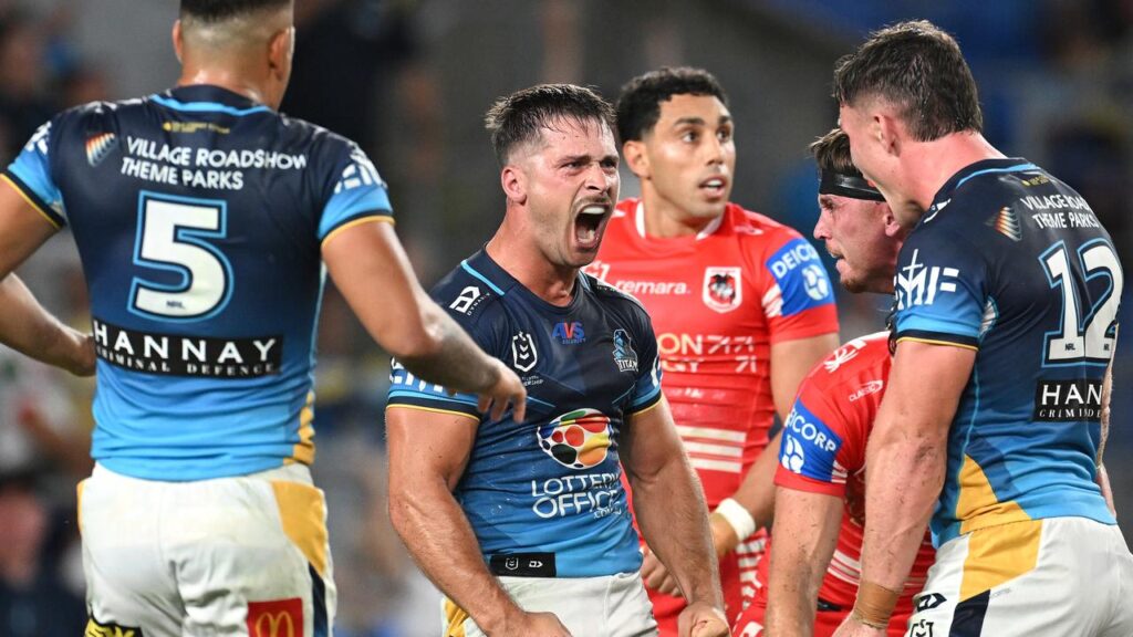 Gold Coast’s Lachlan Ilias (centre) had a win in his first match starting at No.6.
